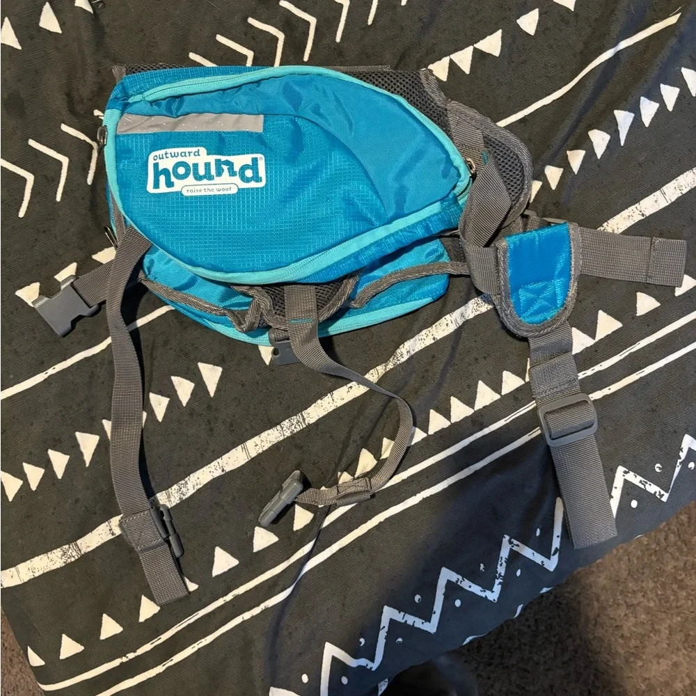 Outward hound dog backpack